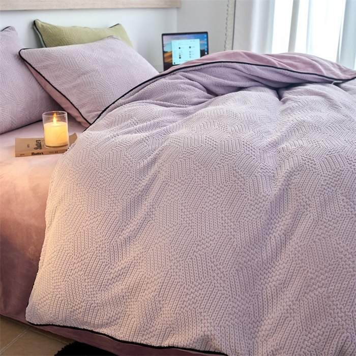 91家纺网 家纺一手货源 找家纺 乐居家纺 2025新款牛奶绒嵌边提花剪花四件套（含买家秀和质检报告） 织梦-紫