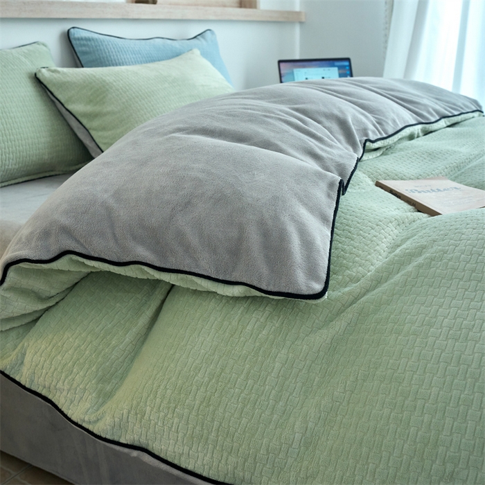 91家纺网 家纺一手货源 找家纺 乐居家纺 2025新款牛奶绒嵌边提花剪花四件套（含买家秀和质检报告） 心链-清新绿