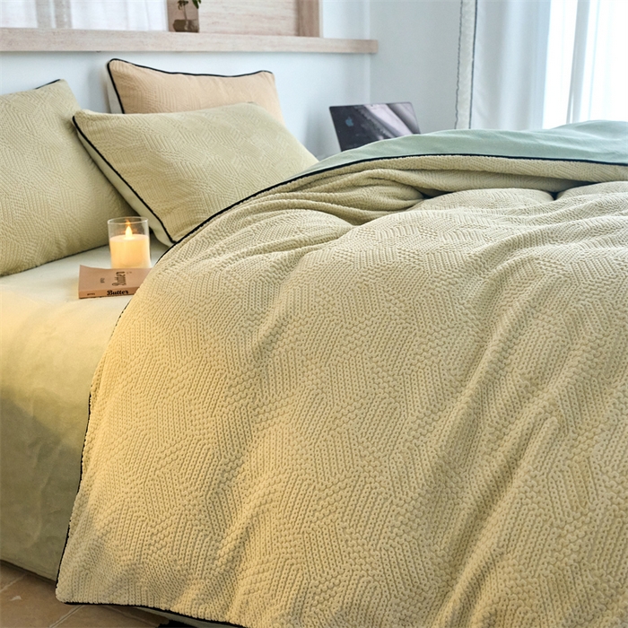 91家纺网 家纺一手货源 找家纺 乐居家纺 2025新款牛奶绒嵌边提花剪花四件套（含买家秀和质检报告） 织梦-绿