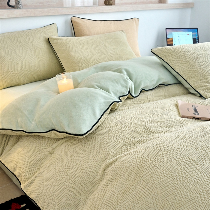 91家纺网 家纺一手货源 找家纺 乐居家纺 2025新款牛奶绒嵌边提花剪花四件套（含买家秀和质检报告） 织梦-绿