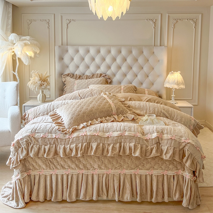 瑞宝 2025新款牛奶绒花边床盖四件套-蝶舞花语（控价 298起 ） 蝶舞花语-奶茶棕