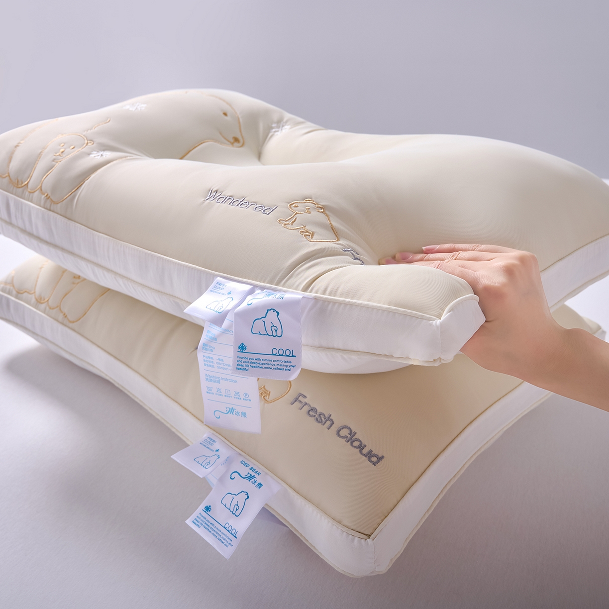 91家纺网 家纺一手货源 找家纺 鼎晟纺 2025新款冰冰熊凉感丝乳胶护颈枕学生枕头成人枕芯 冰冰熊定型枕-奶黄