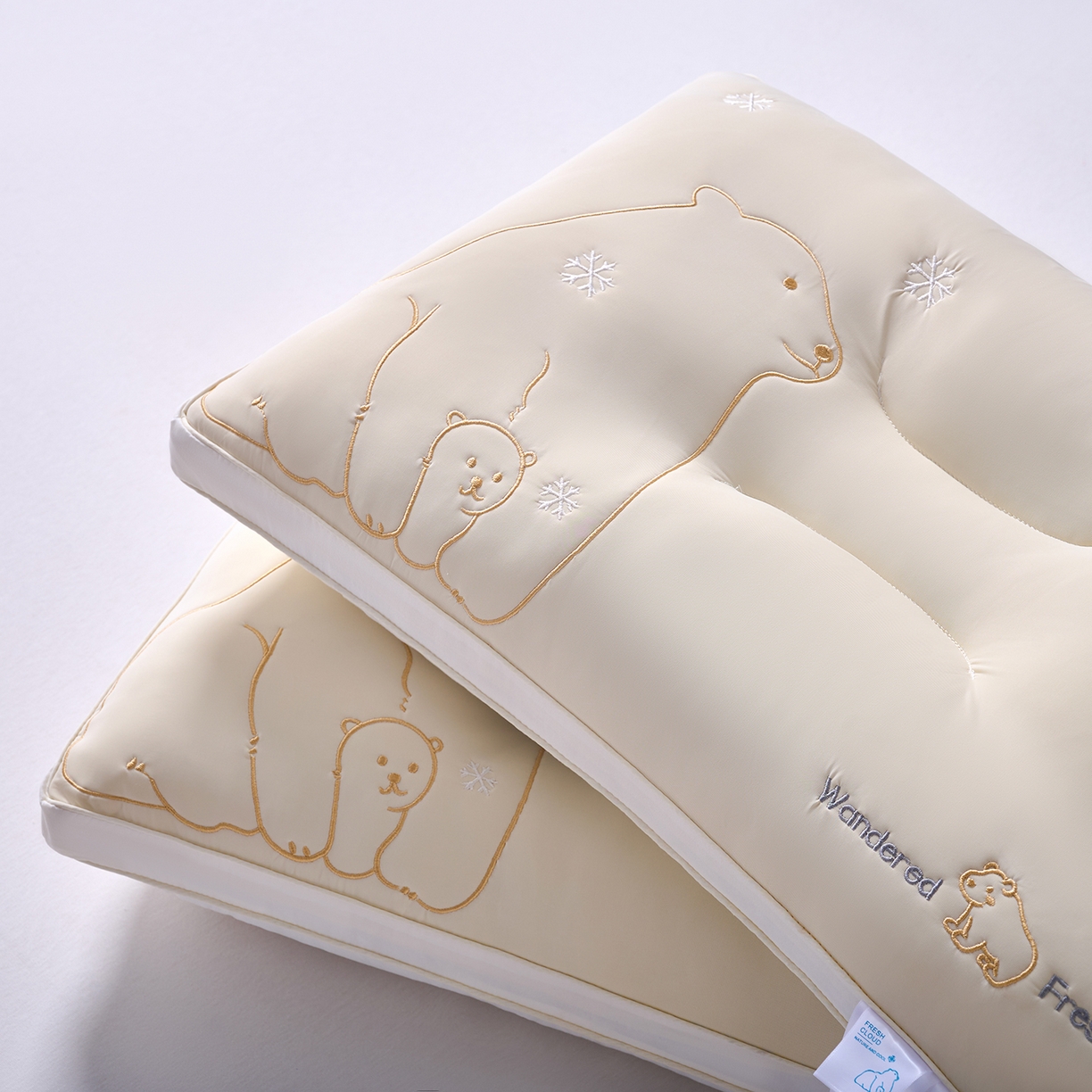 91家纺网 家纺一手货源 找家纺 鼎晟纺 2025新款冰冰熊凉感丝乳胶护颈枕学生枕头成人枕芯 冰冰熊定型枕-奶黄