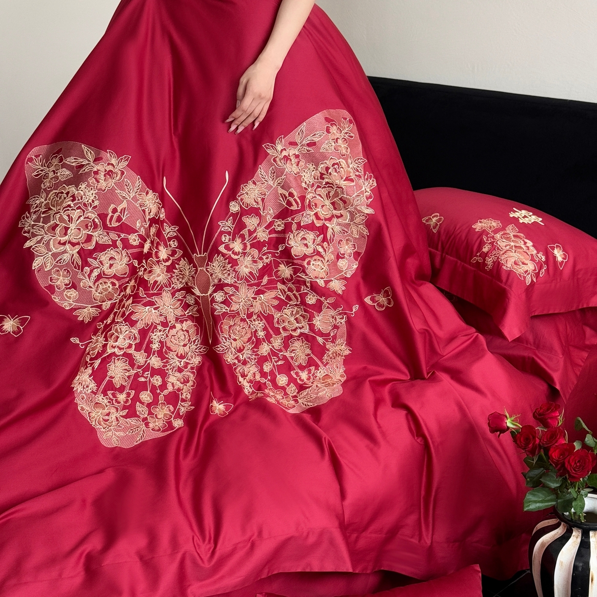 91家纺网 家纺一手货源 找家纺 （总）嗨购家纺 2025新款50S长绒棉婚庆四件套-彩蝶双飞