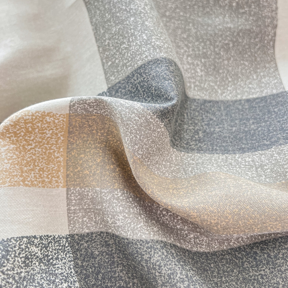 91家纺网 家纺一手货源 找家纺 红馆 2025年全棉12868印花系列四件套 冬日街灯-咖