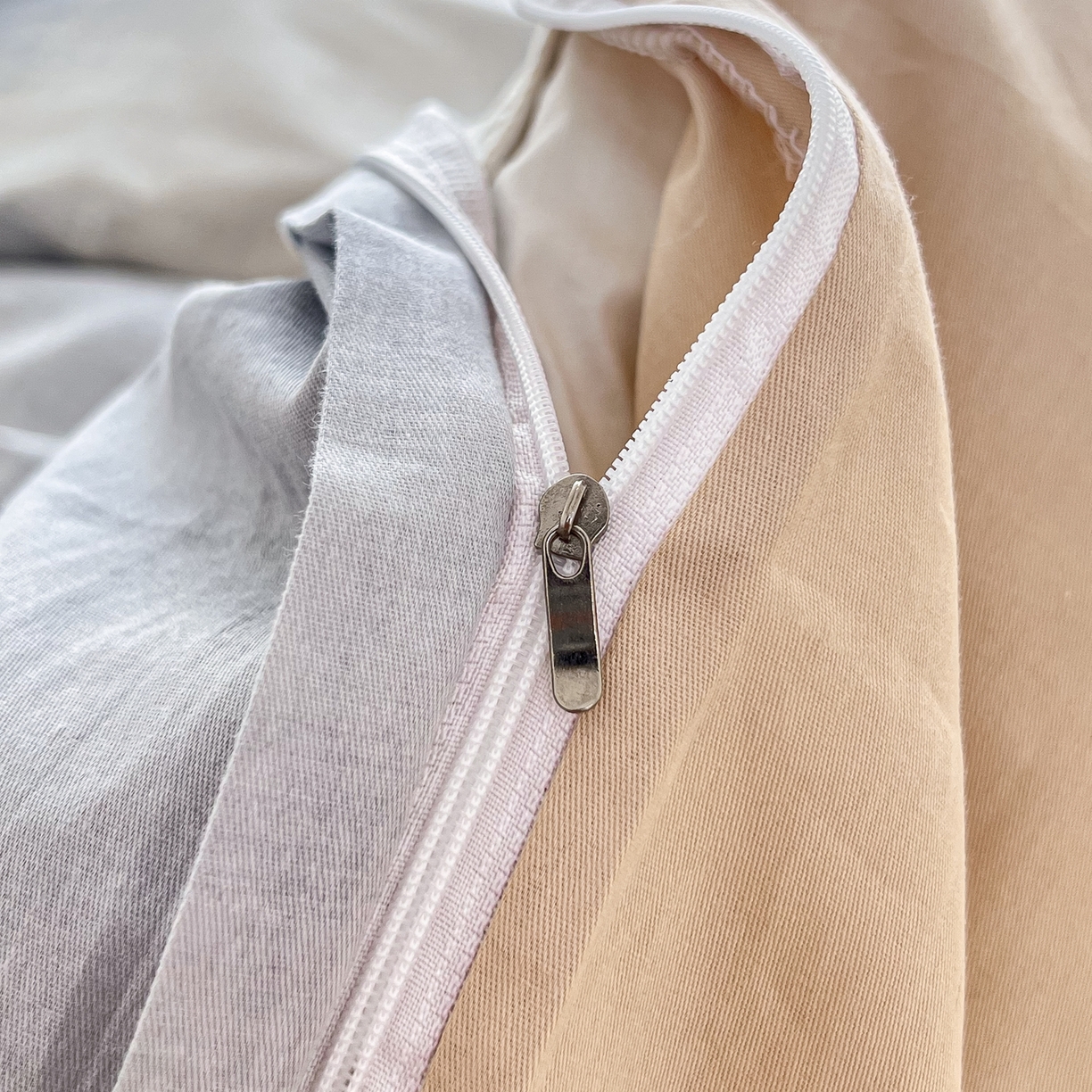 91家纺网 家纺一手货源 找家纺 红馆 2025年全棉12868印花系列四件套 简朴咖