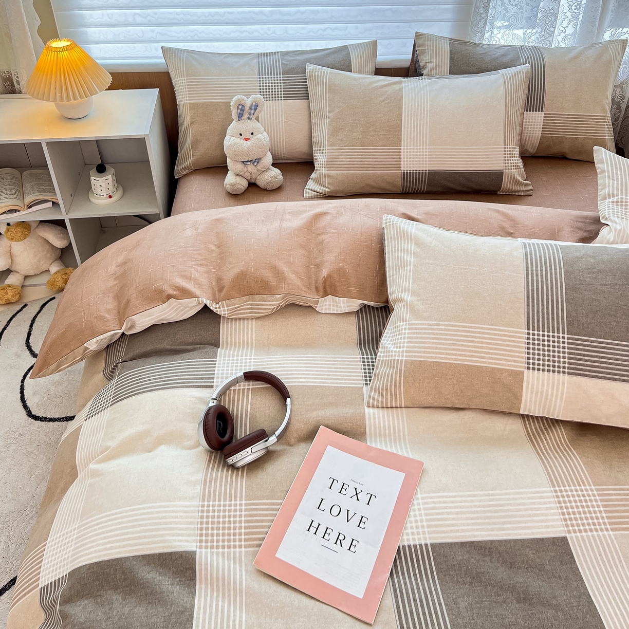 91家纺网 家纺一手货源 找家纺 红馆 2025年全棉12868印花系列四件套 魔方小站-咖