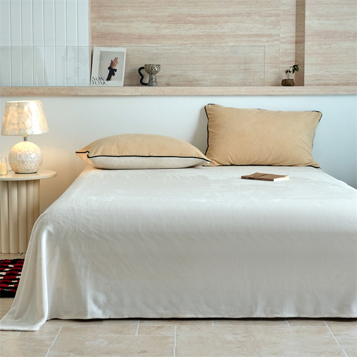 91家纺网 家纺一手货源 找家纺 乐居家纺 2025新款牛奶绒嵌边提花剪花四件套（含买家秀和质检报告） 织梦-米咖