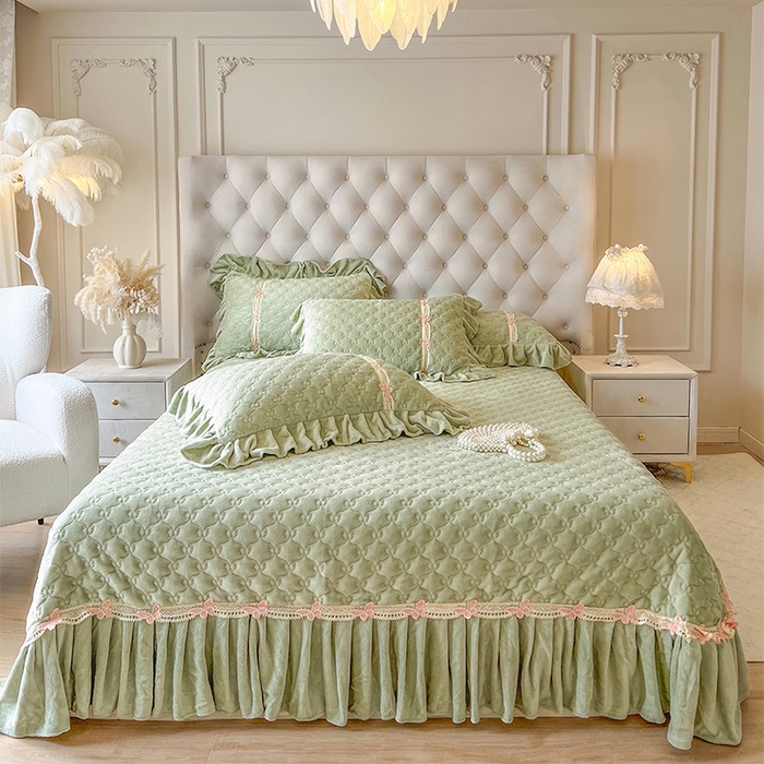 91家纺网 家纺一手货源 找家纺 （总）瑞宝 2025新款牛奶绒花边床盖床盖单件床盖单品单床盖床盖三件套-蝶舞花语