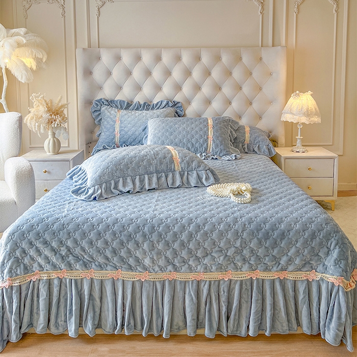 91家纺网 家纺一手货源 找家纺 瑞宝 2025新款牛奶绒花边床盖床盖单件床盖单品单床盖床盖三件套-蝶舞花语 蝶舞花语-星空蓝