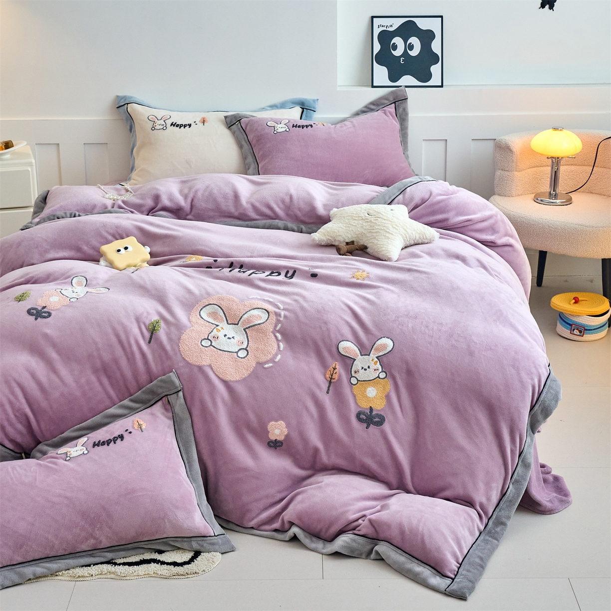 91家纺网 家纺一手货源 找家纺 （总）乐居家纺 2025新款宽包边毛巾绣高克重牛奶绒四件套 实重超8斤