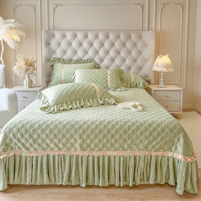 91家纺网 家纺一手货源 找家纺 瑞宝 2025新款牛奶绒花边床盖床盖单件床盖单品单床盖床盖三件套-蝶舞花语 蝶舞花语-青柠绿