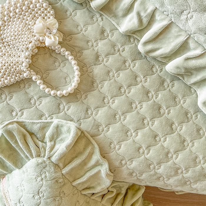 91家纺网 家纺一手货源 找家纺 瑞宝 2025新款牛奶绒花边床盖床盖单件床盖单品单床盖床盖三件套-蝶舞花语 蝶舞花语-青柠绿