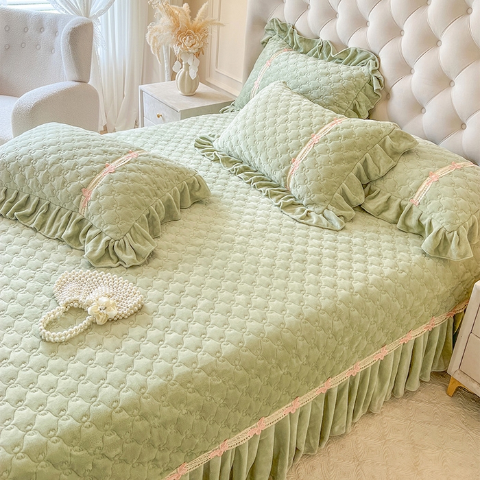 91家纺网 家纺一手货源 找家纺 瑞宝 2025新款牛奶绒花边床盖床盖单件床盖单品单床盖床盖三件套-蝶舞花语 蝶舞花语-青柠绿