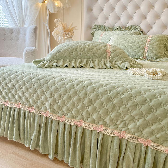 91家纺网 家纺一手货源 找家纺 瑞宝 2025新款牛奶绒花边床盖床盖单件床盖单品单床盖床盖三件套-蝶舞花语 蝶舞花语-青柠绿