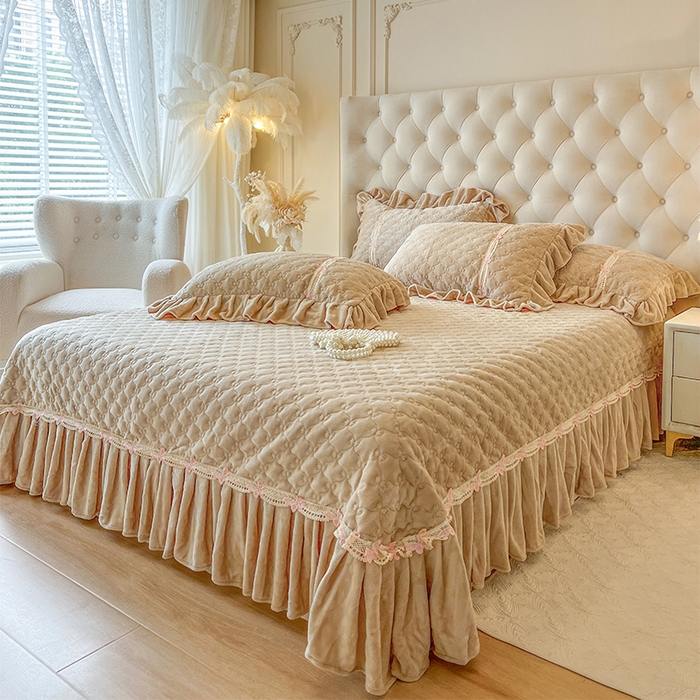 91家纺网 家纺一手货源 找家纺 瑞宝 2025新款牛奶绒花边床盖床盖单件床盖单品单床盖床盖三件套-蝶舞花语 蝶舞花语-奶茶棕