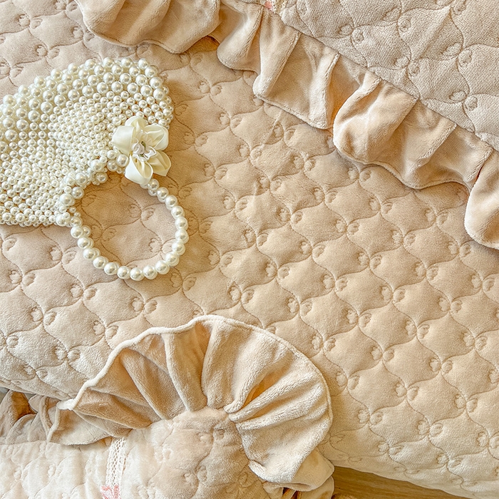 91家纺网 家纺一手货源 找家纺 瑞宝 2025新款牛奶绒花边床盖床盖单件床盖单品单床盖床盖三件套-蝶舞花语 蝶舞花语-奶茶棕