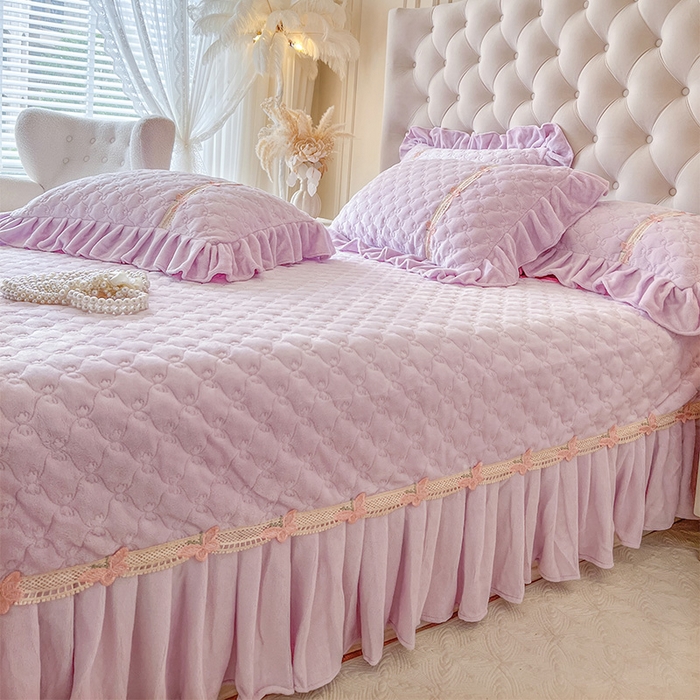 91家纺网 家纺一手货源 找家纺 瑞宝 2025新款牛奶绒花边床盖床盖单件床盖单品单床盖床盖三件套-蝶舞花语 蝶舞花语-香芋紫