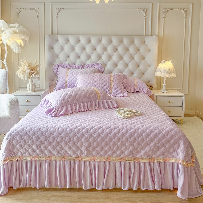 91家纺网 家纺一手货源 找家纺 瑞宝 2025新款牛奶绒花边床盖床盖单件床盖单品单床盖床盖三件套-蝶舞花语 蝶舞花语-香芋紫