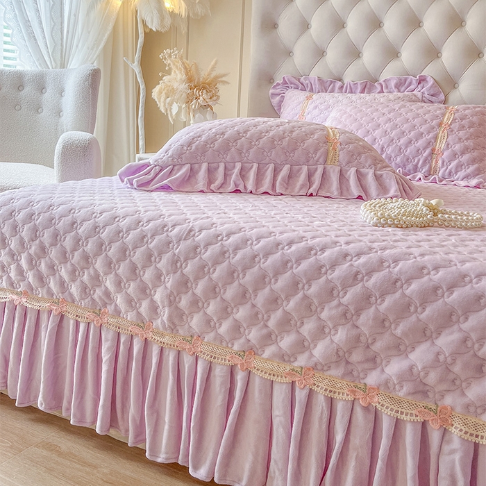 91家纺网 家纺一手货源 找家纺 瑞宝 2025新款牛奶绒花边床盖床盖单件床盖单品单床盖床盖三件套-蝶舞花语 蝶舞花语-香芋紫