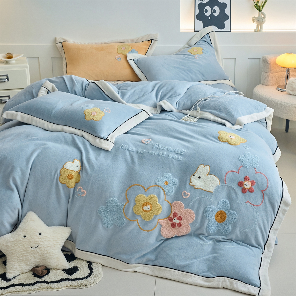 91家纺网 家纺一手货源 找家纺 （总）乐居家纺 2025新款宽包边毛巾绣高克重牛奶绒四件套 实重超8斤