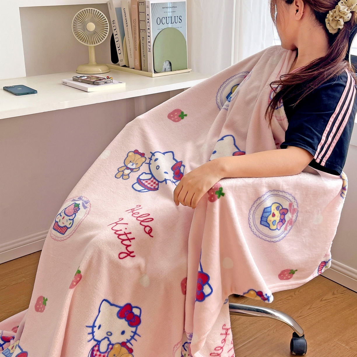 91家纺网 家纺一手货源 找家纺 耀悦家纺2025新款正版授权三丽鸥高克重卡通牛奶绒毛毯多功能毯子盖毯 kt和熊