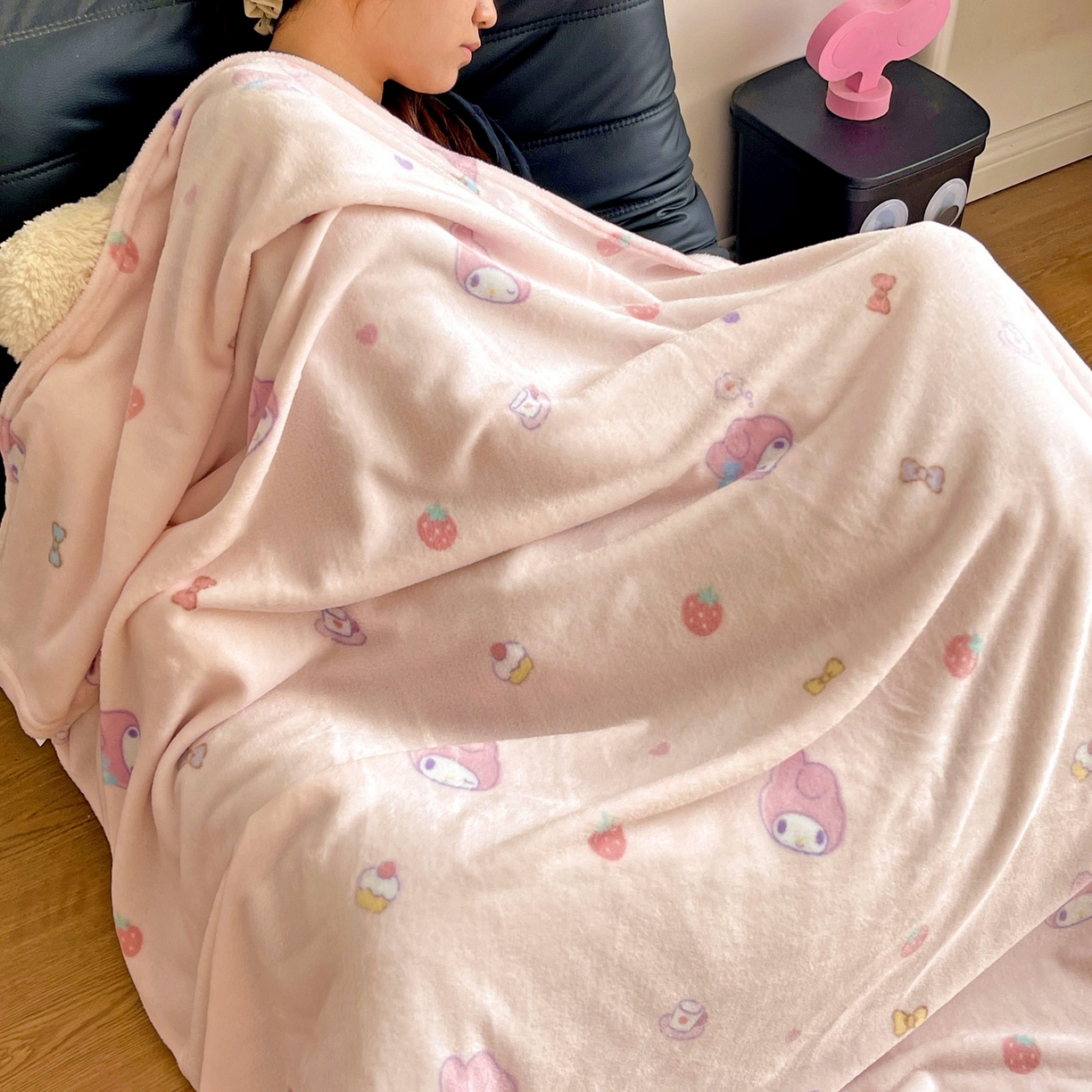 91家纺网 家纺一手货源 找家纺 耀悦家纺2025新款正版授权三丽鸥高克重卡通牛奶绒毛毯多功能毯子盖毯 可可美乐蒂