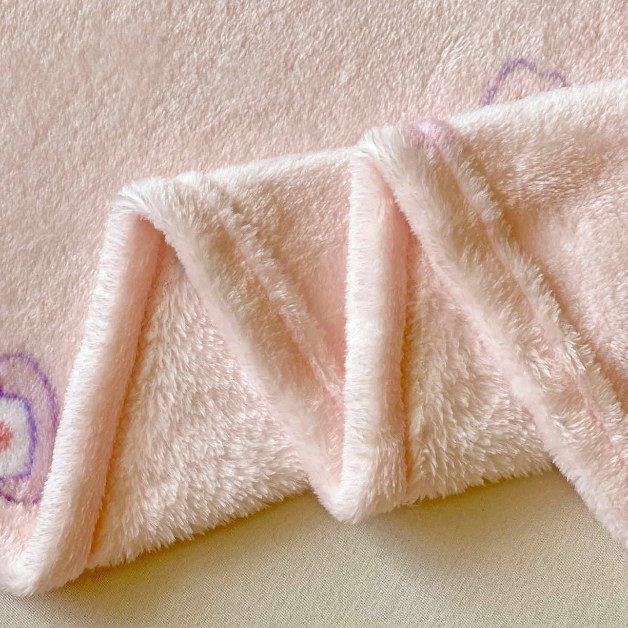 91家纺网 家纺一手货源 找家纺 耀悦家纺2025新款正版授权三丽鸥高克重卡通牛奶绒毛毯多功能毯子盖毯 可可美乐蒂