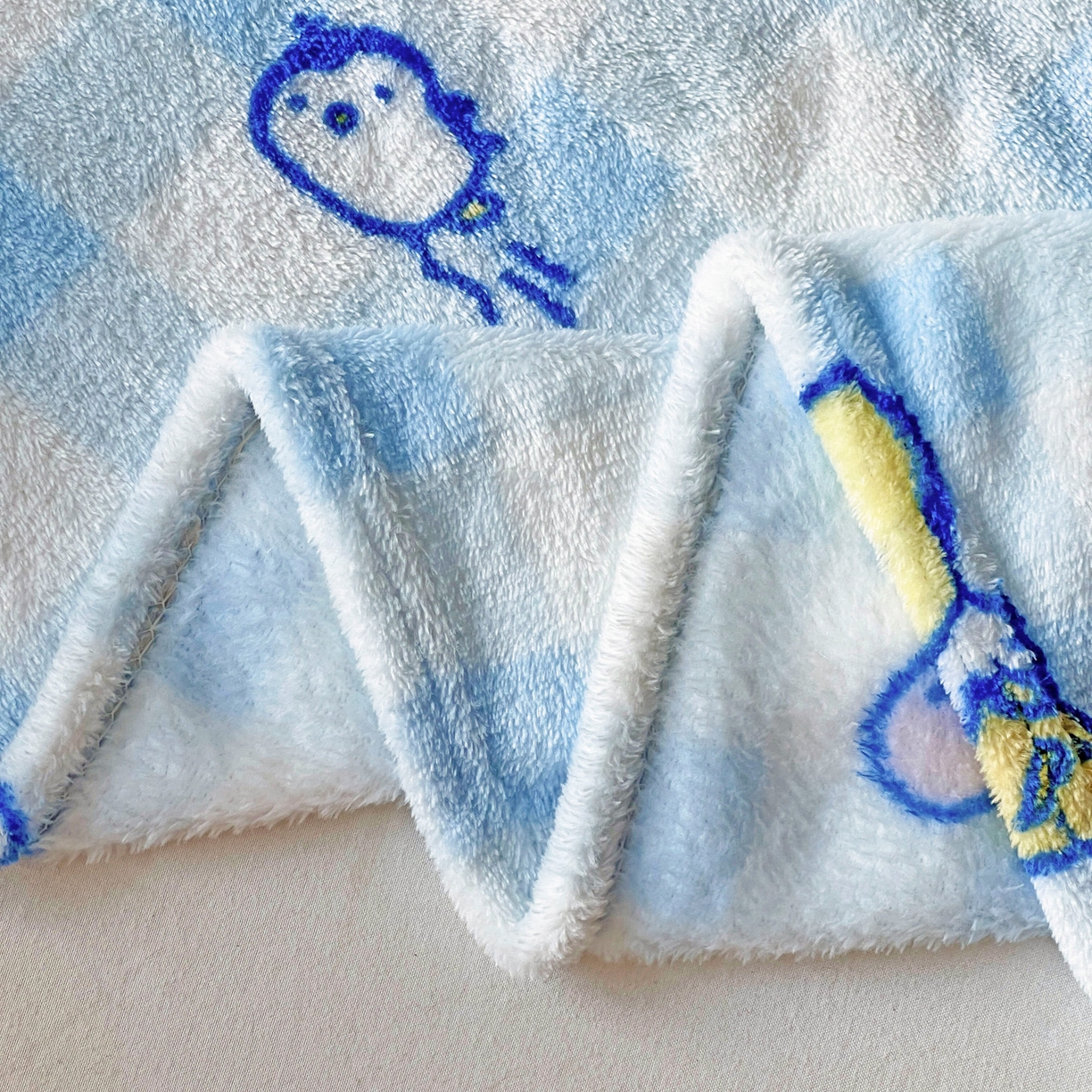 91家纺网 家纺一手货源 找家纺 耀悦家纺2025新款正版授权三丽鸥高克重卡通牛奶绒毛毯多功能毯子盖毯 蓝格布丁狗