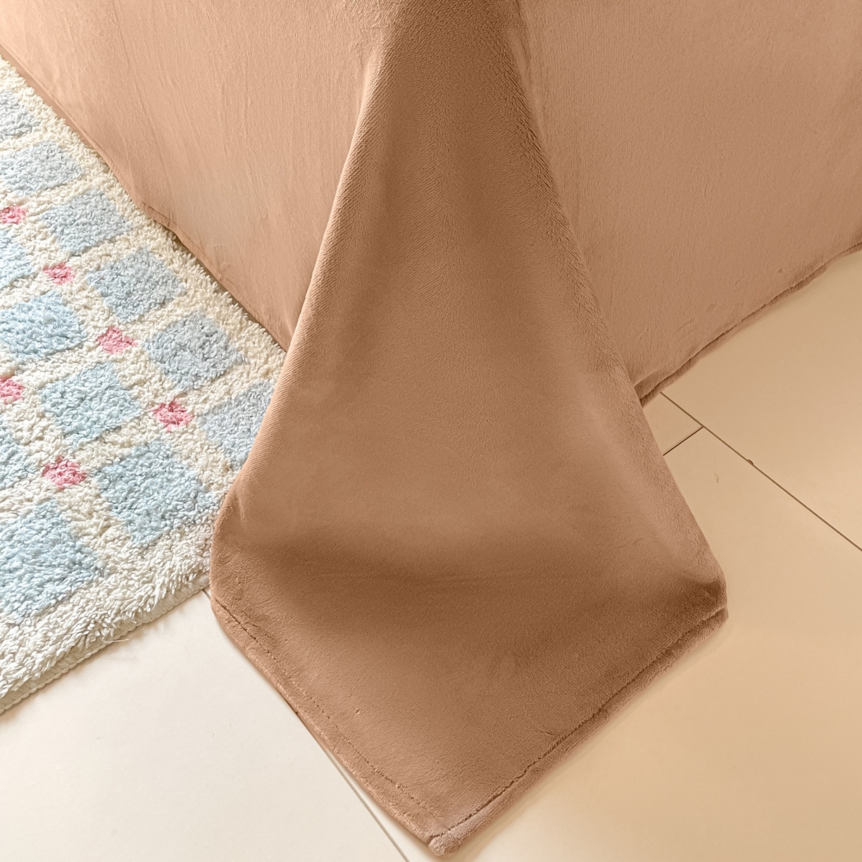 91家纺网 家纺一手货源 找家纺 仔仔熊 2025新款牛奶绒单床单床单单件 咖