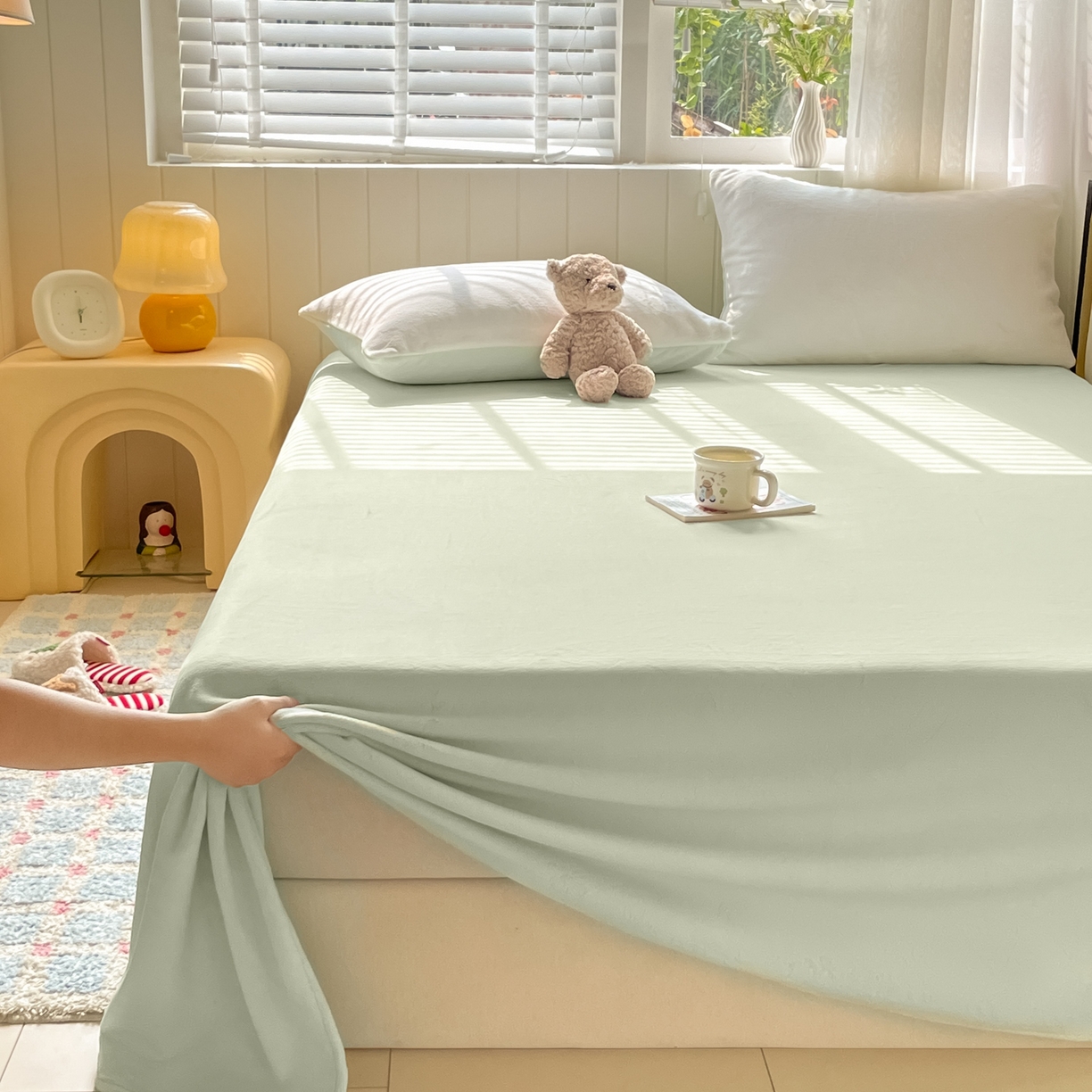 91家纺网 家纺一手货源 找家纺 仔仔熊 2025新款牛奶绒单床单床单单件 绿