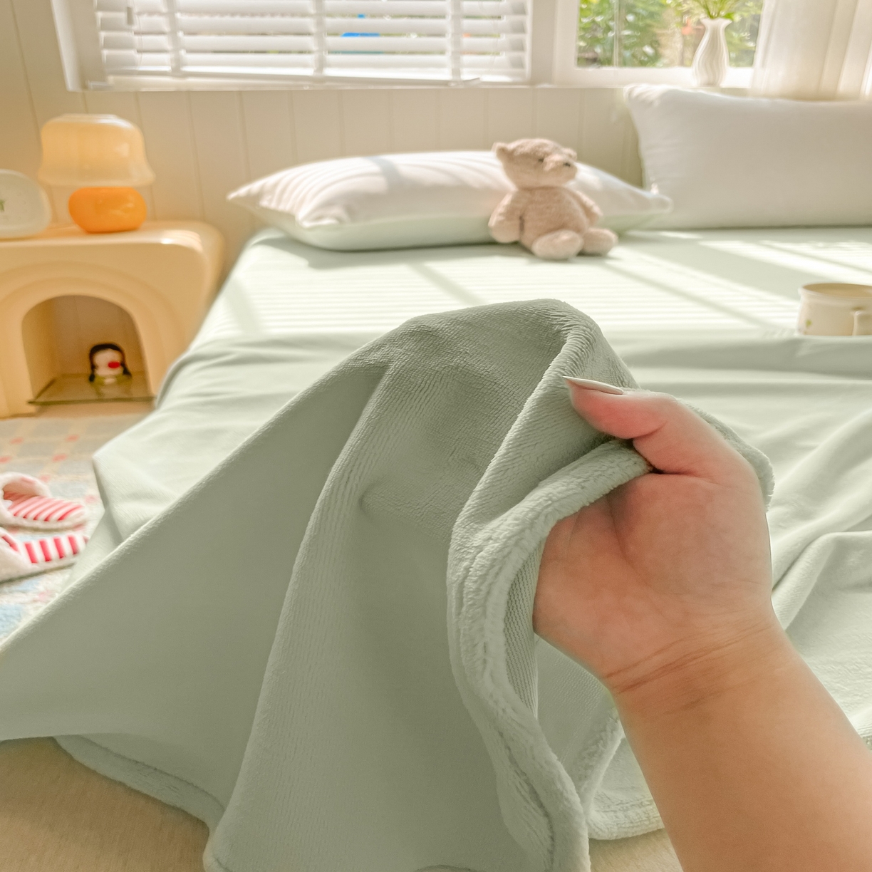 91家纺网 家纺一手货源 找家纺 仔仔熊 2025新款牛奶绒单床单床单单件 绿