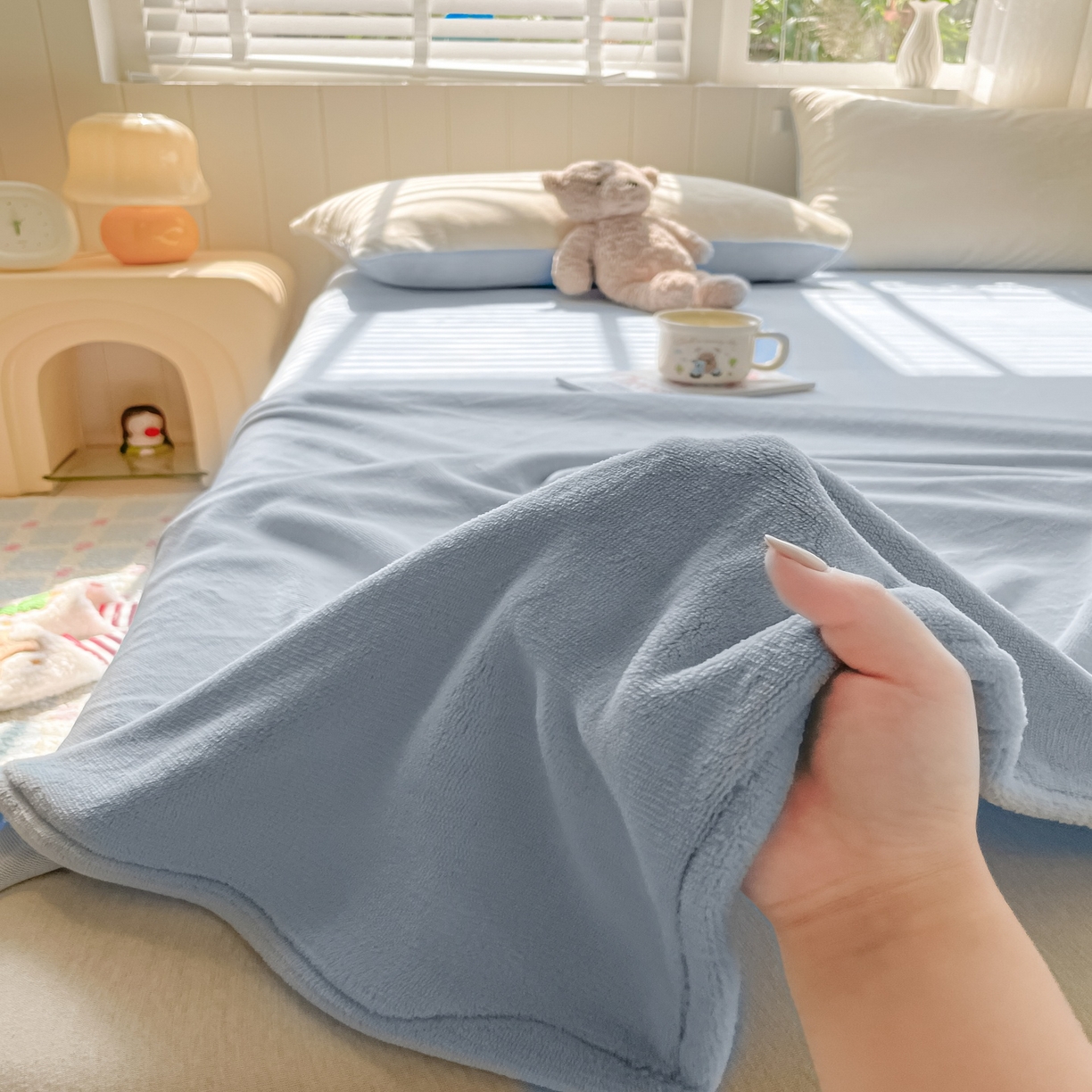 91家纺网 家纺一手货源 找家纺 仔仔熊 2025新款牛奶绒单床单床单单件 蓝