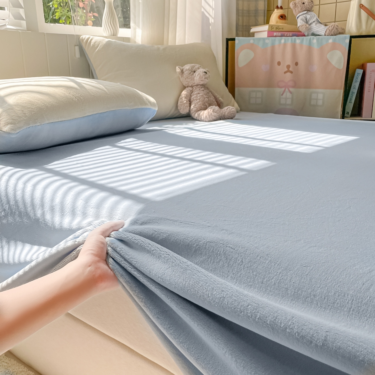 91家纺网 家纺一手货源 找家纺 仔仔熊 2025新款牛奶绒单床单床单单件 蓝