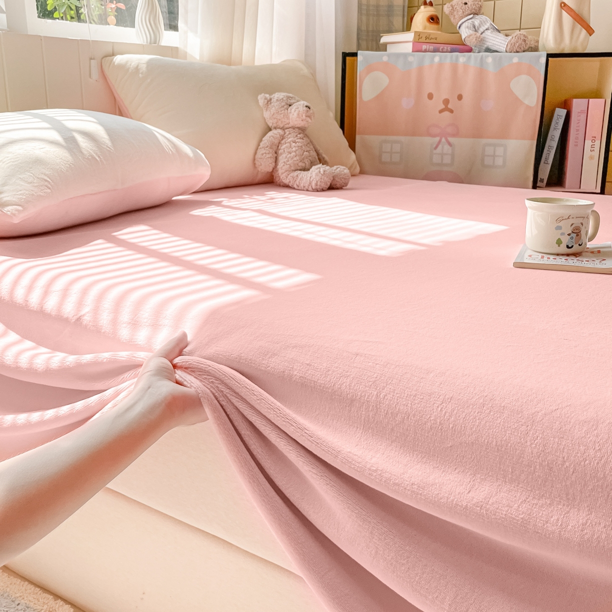 91家纺网 家纺一手货源 找家纺 仔仔熊 2025新款牛奶绒单床单床单单件 粉