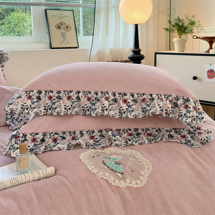 91家纺网 家纺一手货源 找家纺 （总）乐居家纺 2025新款蝴蝶花边款剪花提花牛奶绒四件套（含买家秀和质检报告）