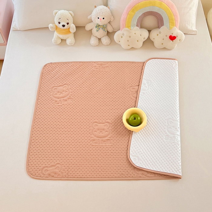 91家纺网 家纺一手货源 找家纺 三盛源 2025新款A类原棉夹棉防水隔尿床护垫 爱豆熊隔尿垫-卡其