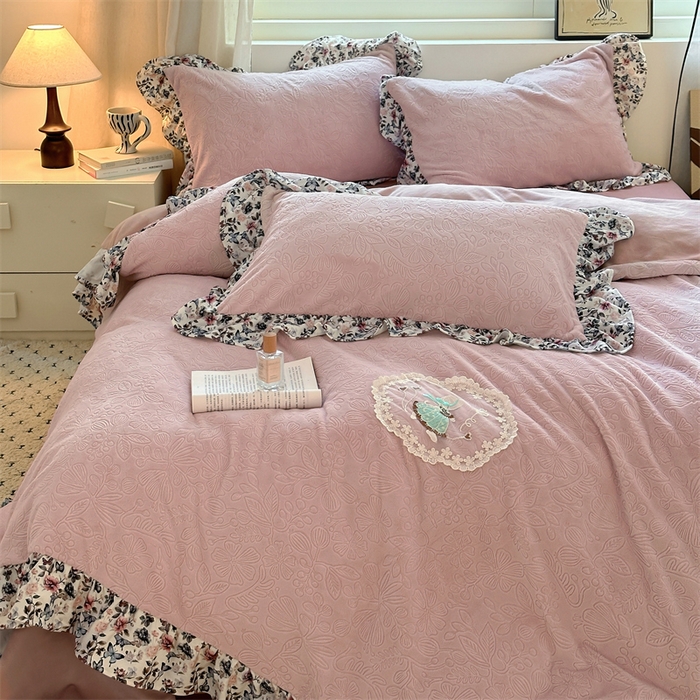 91家纺网 家纺一手货源 找家纺 （总）乐居家纺 2025新款蝴蝶花边款剪花提花牛奶绒四件套（含买家秀和质检报告）