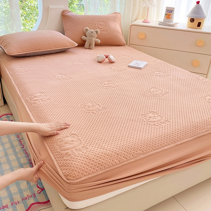 91家纺网 家纺一手货源 找家纺 （总）三盛源 2025新款A类原棉夹棉防水床笠单件隔尿防滑床单席梦思防尘罩保护套爱豆熊系列