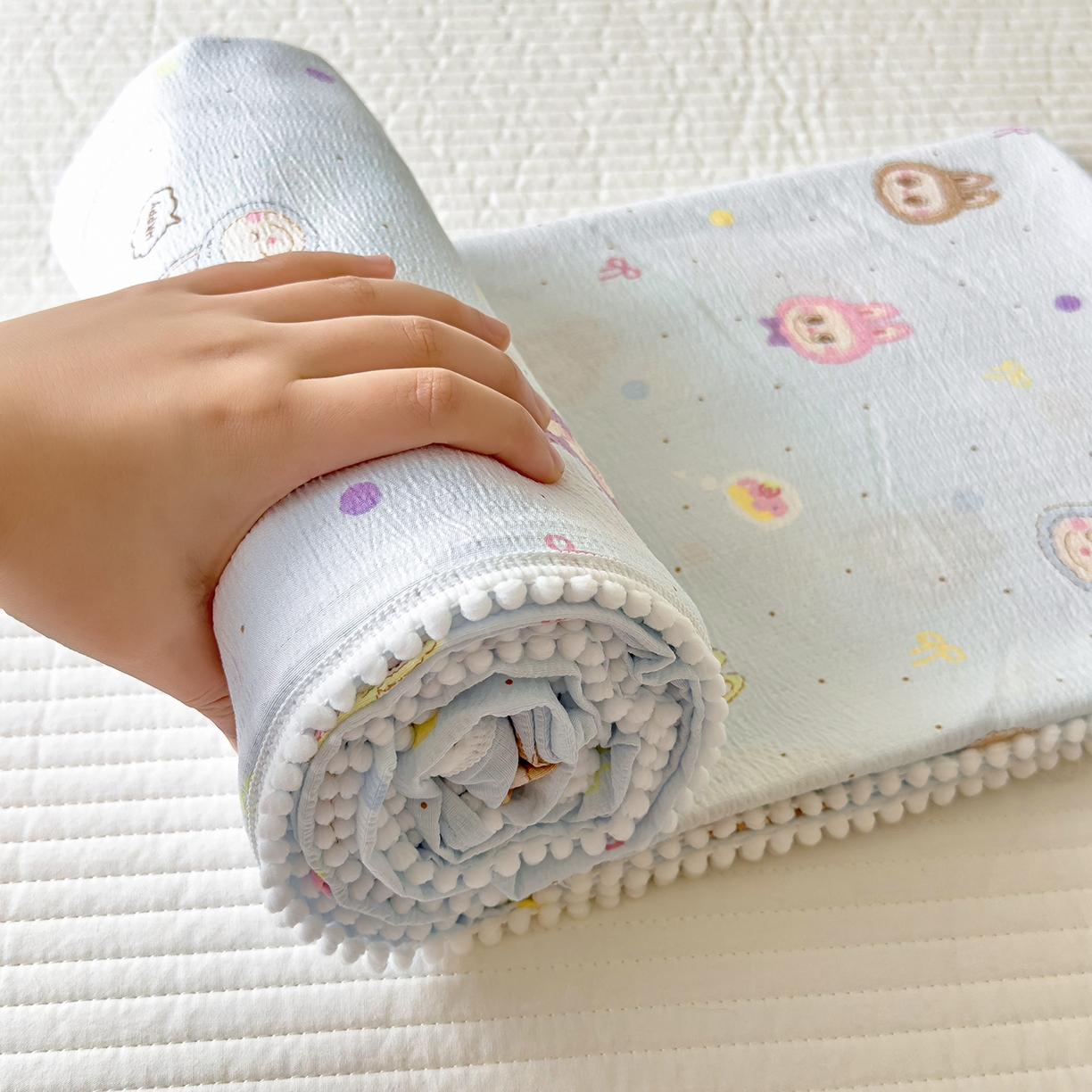 91家纺网 家纺一手货源 找家纺 三盛源 2025新款韩版碎花球球皱皱纱双层纱水洗棉单床单床单单件 浅蓝童话