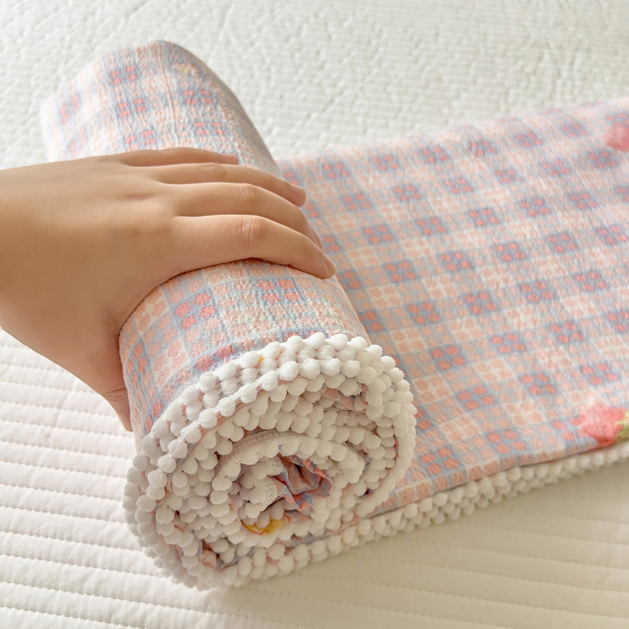 91家纺网 家纺一手货源 找家纺 三盛源 2025新款韩版碎花球球皱皱纱双层纱水洗棉单床单床单单件 樱果格韵