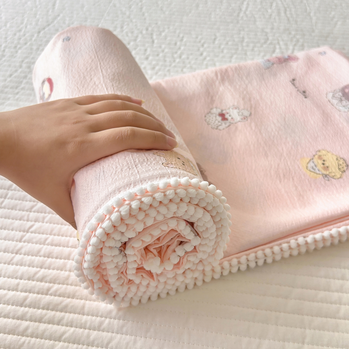 91家纺网 家纺一手货源 找家纺 三盛源 2025新款韩版碎花球球皱皱纱双层纱水洗棉单床单床单单件 奶芙动物园