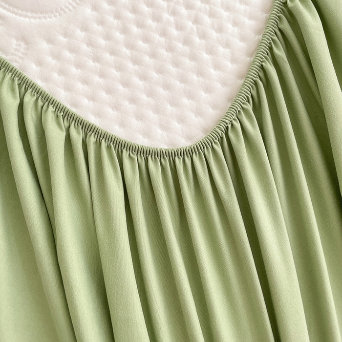 91家纺网 家纺一手货源 找家纺 三盛源 2025新款A类原棉夹棉防水床笠单件隔尿防滑床单席梦思防尘罩保护套爱豆熊系列 爱豆熊床笠-抹茶绿