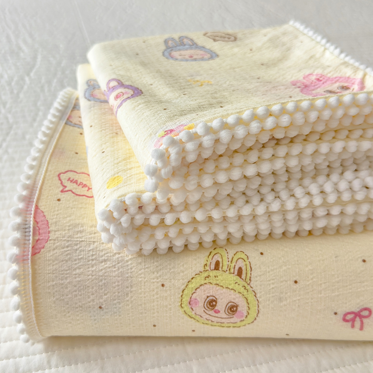 91家纺网 家纺一手货源 找家纺 三盛源 2025新款韩版碎花球球皱皱纱双层纱水洗棉单床单床单单件 暖黄萌灰