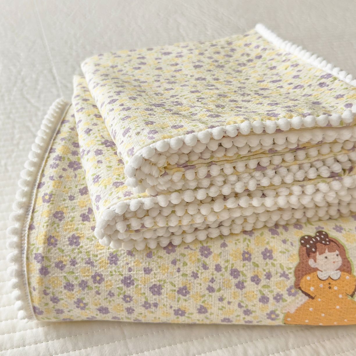 91家纺网 家纺一手货源 找家纺 三盛源 2025新款韩版碎花球球皱皱纱双层纱水洗棉单床单床单单件 碎花小仙旅