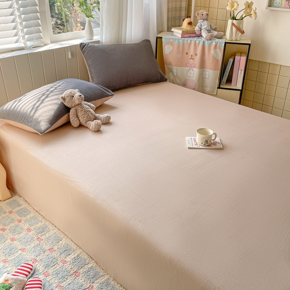 91家纺网 家纺一手货源 找家纺 仔仔熊 2025新款牛奶绒单床单床单单件 橙