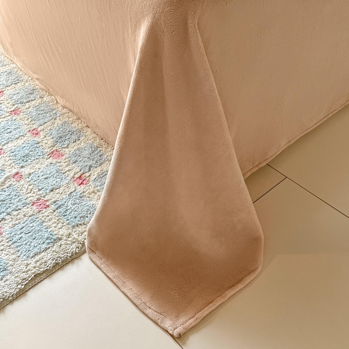 91家纺网 家纺一手货源 找家纺 仔仔熊 2025新款牛奶绒单床单床单单件 橙