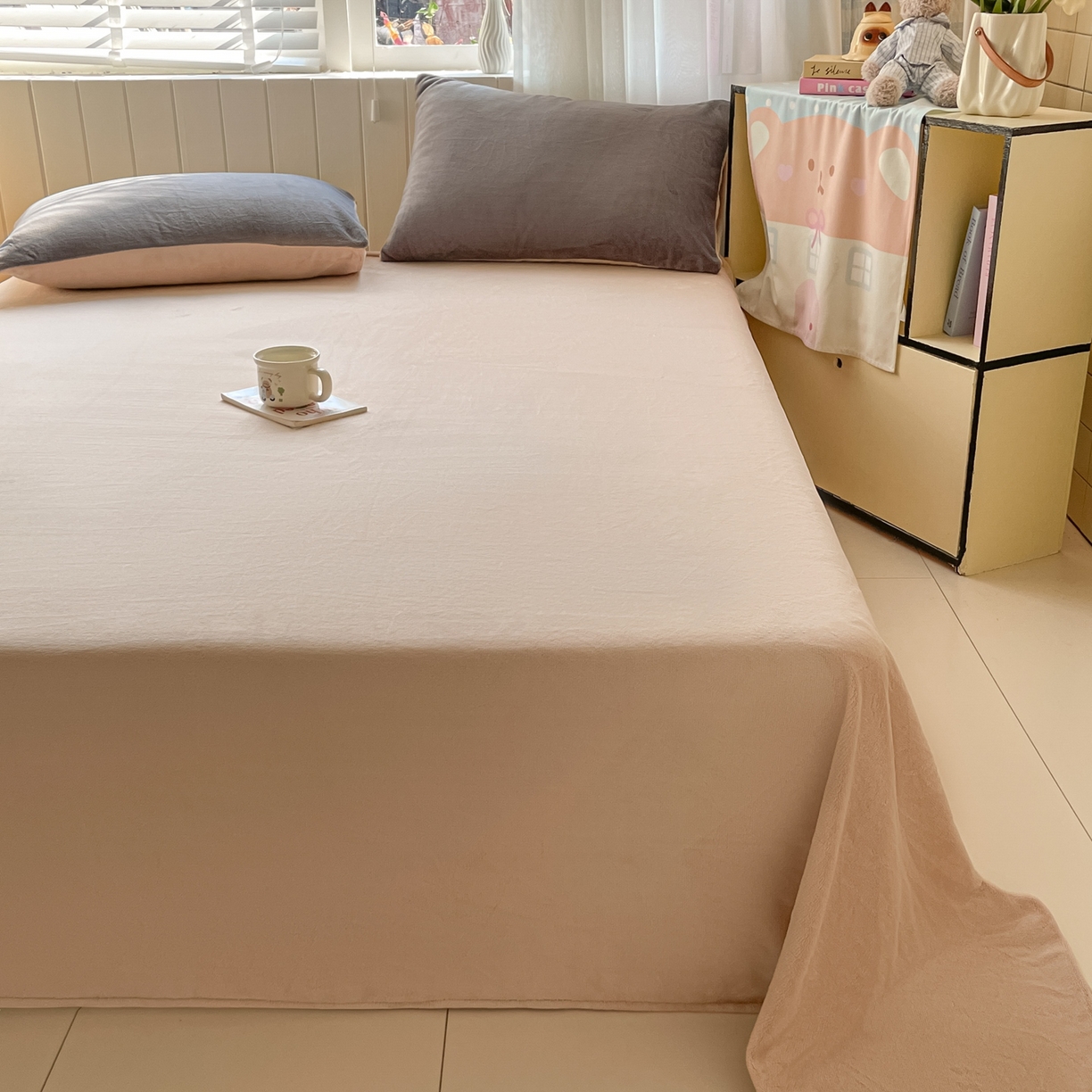 91家纺网 家纺一手货源 找家纺 仔仔熊 2025新款牛奶绒单床单床单单件 橙