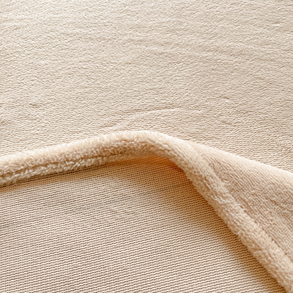 91家纺网 家纺一手货源 找家纺 仔仔熊 2025新款牛奶绒单床单床单单件 橙