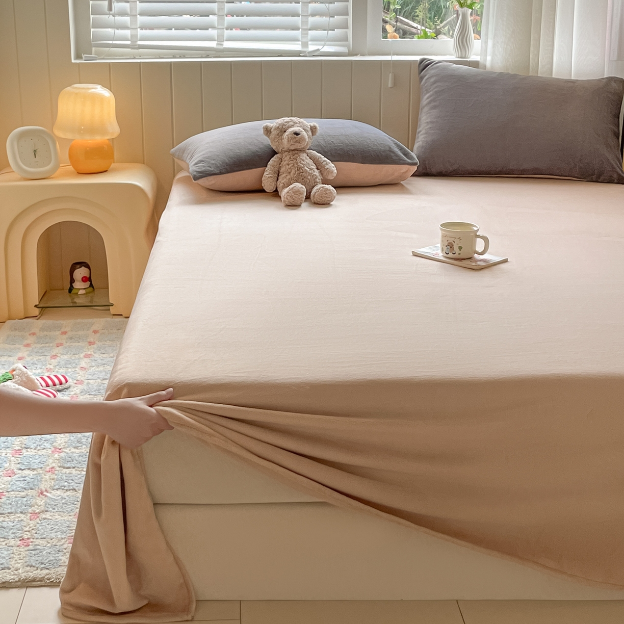 91家纺网 家纺一手货源 找家纺 仔仔熊 2025新款牛奶绒单床单床单单件 橙